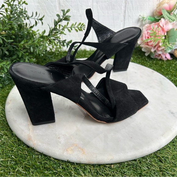 AEYDE Gabriella Sandals In Black
$310.00* • Out of stock • Brand: AEYDE - Picture 6 of 16